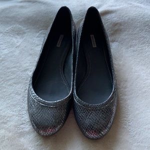 Vera Wang Metallic Flats